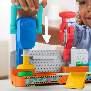Set creativ Play Doh, banc de lucru cu scule, multicolor, 27.94x21.59x6.66cm  - Img 4