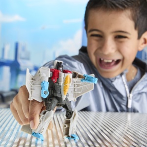 TRANSFORMERS CYBERWORLD ROBOT STARSCREAM CONVERTIBIL 10CM - Img 4