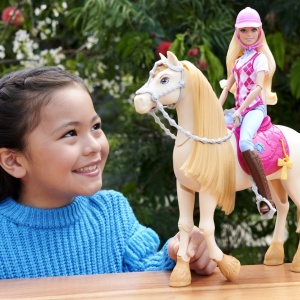 BARBIE MYSTERIES BARBIE SI CURSA DE CAI - Img 4