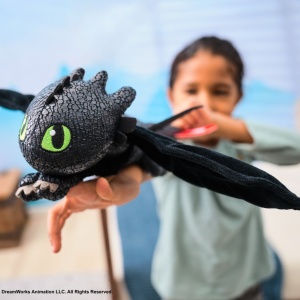 CUM SA ITI DRESEZI DRAGONUL HUG SI GLIDE FIGURINA DRAGON TOOTHLESS - Img 5