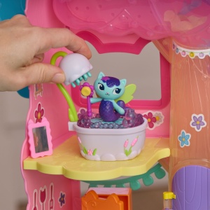 GABBYS DOLLHOUSE FAIRYLANDIA SET DE JOACA BAIA MAGICA A PISICII MERCAT CU FIGURINE SI ACCESORII - Img 7