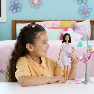 Set de joacă Barbie brunetă, papusa dentist, multicolor, 32.5x19x6.5cm - Img 3