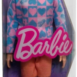 BARBIE PAPUSA BAIAT FASHIONISTAS CU BLUZA CU INIMIOARE