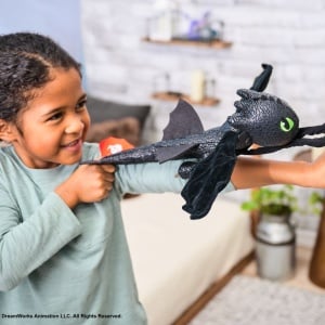 CUM SA ITI DRESEZI DRAGONUL HUG SI GLIDE FIGURINA DRAGON TOOTHLESS - Img 6