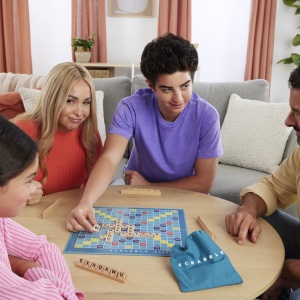 JOC SCRABBLE 2 IN 1 DIN LEMN IN LIMBA ENGLEZA - Img 6