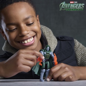 MARVEL AVENGERS DOOMSDAY ACTION VERSE SET FIGURINA DOCTOR DOOM SI ACCESORII - Img 3