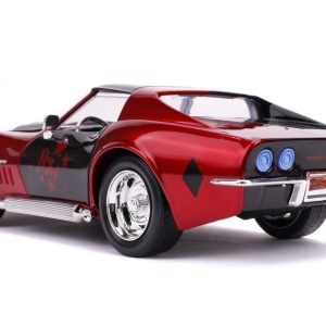 MASINUTA DIN METAL HARLEY QUINN 1969 CHEVY CORVETTE SCARA 1:24 - Img 5