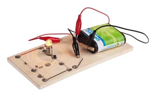 Circuit electric cu senzor de lumină