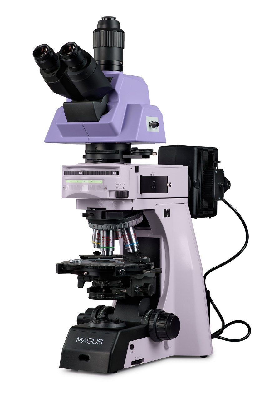 Microscop polarizant Pol 890