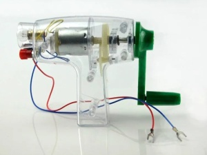 Generator electric cu manivelă