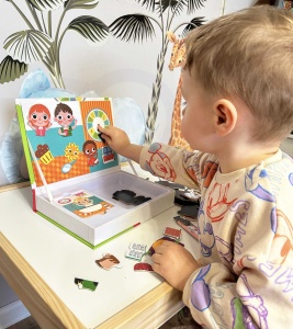 Joc educativ cu magneți din lemn în cutie Ziua mea - Img 4