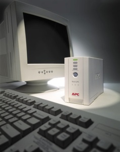 The APC Back-UPS CS 500VA provides uninterrupted power (UPS) with USB or serial connectivity. - Img 3