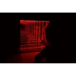 Tunel de lumină fără sfârșit 2 - Img 2