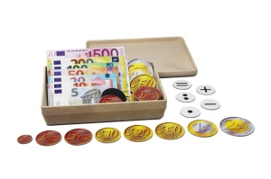 Bani euro didactici magnetici pentru tabla neagră (100 bucăți), în cutie RE-Wood®