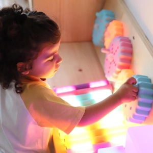 Roți dințate rotative luminoase