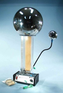 Generator Van de Graaff mic