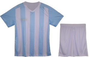 Echipament fotbal/ volei/ handbal tricou cu pantaloni scurți - albastru deschis cu dungi albe