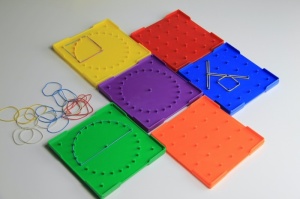 Geoboard, set 6 buc., 15 cm, fata-verso in 6 culori - Img 2
