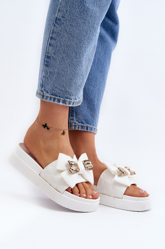 Дамски чехли с мече Katterina SH29998 - бели