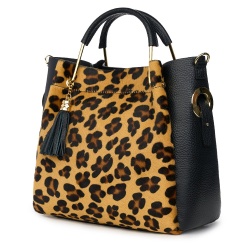 Fabiana, bőrtáska póniszőrrel, fekete/animal print - Img 1