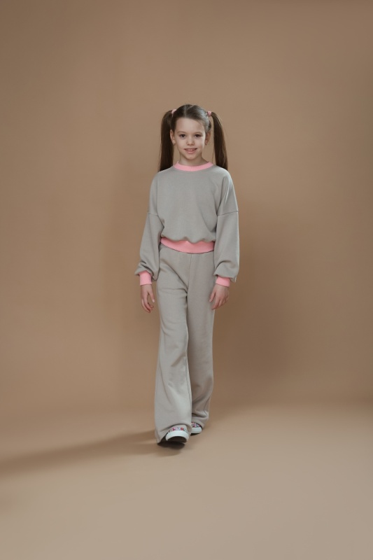 Trening bumbac copii Light Mocha Mousse cu mâneci oversize și pantaloni culottes