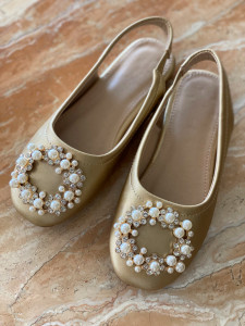 Gold Ballerina Shoes with Pearls for Girls, Victoria - Img 3