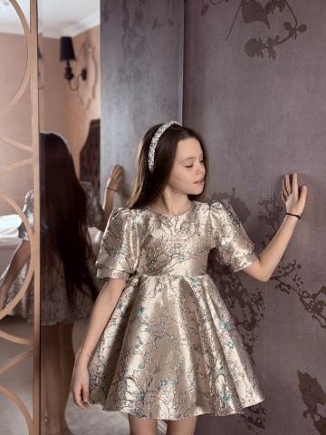 Rochie fete din brocard premium cu broderie florală și mâneci bufante, Fleur - Img 3