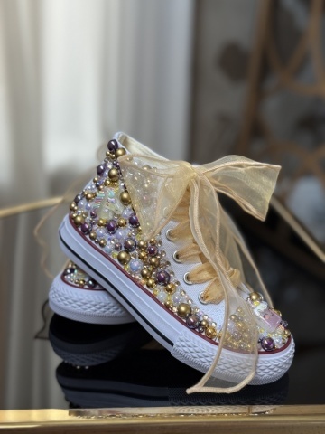 Tenisi eleganți fete cu perle aurii și fundă din organza Goldie - Handmade - Img 3