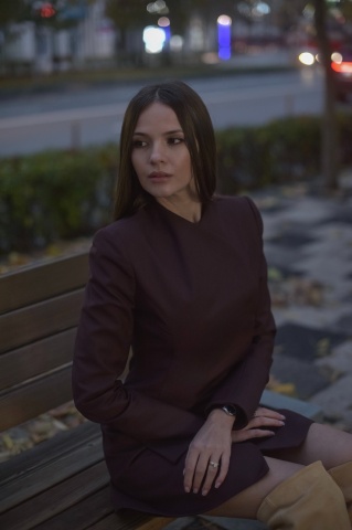 Rochie damă tip sacou din stofă Burgundy cu mânecă lungă – rochie de zi și de seară - Bordeaux - Img 7