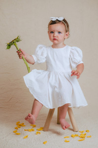 Rochie albă din voal de bumbac cu buline brodate, Ariel Certificare: Oeko-Tex 100 - Img 2