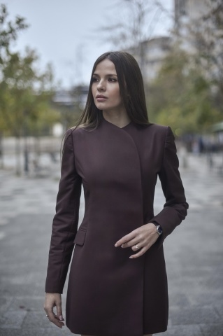 Rochie damă tip sacou din stofă Burgundy cu mânecă lungă – rochie de zi și de seară - Bordeaux - Img 6