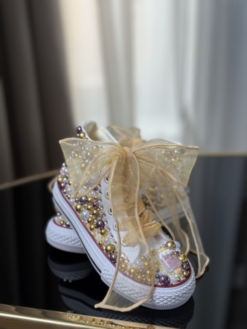 Tenisi eleganți fete cu perle aurii și fundă din organza Goldie - Handmade - Img 5