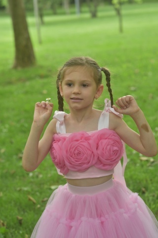 Top Couture reglabil roz bombon cu flori supradimensionate din organza – Rosalie - Img 8