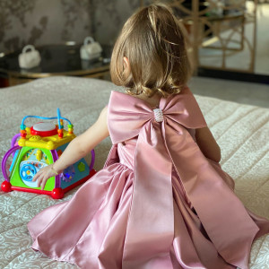 Elegant Pink Taffeta Occasion Dress for Girls with Detachable Bow, Charlotte - Img 4