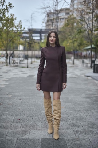 Rochie damă tip sacou din stofă Burgundy cu mânecă lungă – rochie de zi și de seară - Bordeaux - Img 3