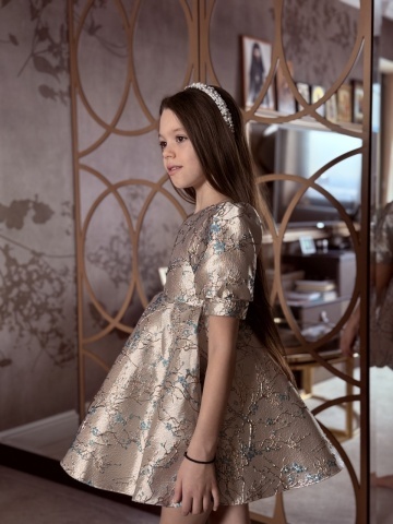 Rochie fete din brocard premium cu broderie florală și mâneci bufante, Fleur - Img 4