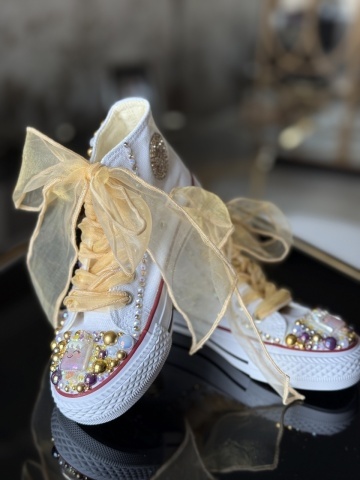 Tenisi eleganți fete cu perle aurii și fundă din organza Goldie - Handmade - Img 6