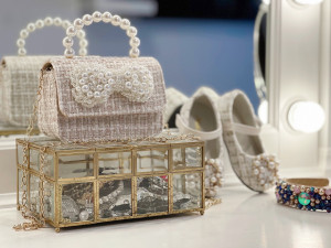 Beige Girls’ Handbag with Pearl Bow, Pearl - Img 7