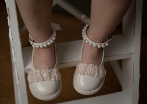 Cream Ballerina Shoes with Pearls for Girls, Chloe - Img 8