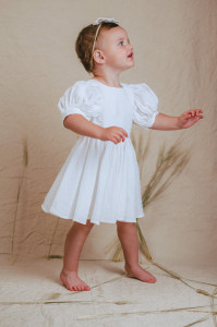 Rochie albă din voal de bumbac cu buline brodate, Ariel Certificare: Oeko-Tex 100 - Img 3