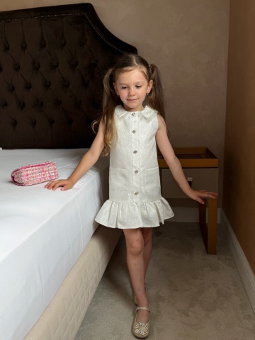 Rochie eleganta fetiță din brocard alb sidefat cu nasturi trandafiri – ocazie specială, Pearl - Img 6