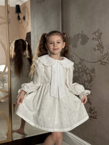 Rochie fete 100% bumbac cu imprimeu inimioare aurii, guler cu fundiță și mâneci bufante – Mini Amour - Img 4