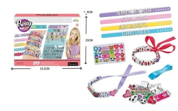 Set creativ- bratari cu litere