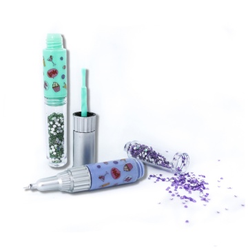 Set 2 lacuri de unghii 3in1 pentru fetite Create It! - Img 3