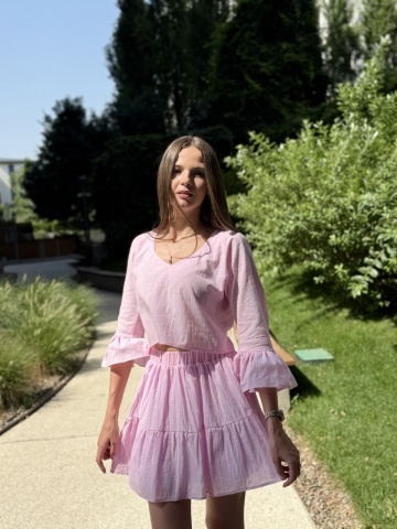Compleu damă vară bumbac roz – fustă lejeră și crop top cu volane, Rozalia - Img 2
