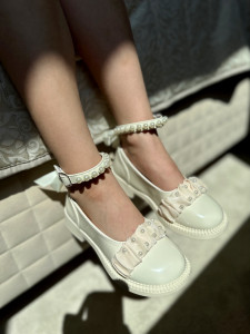 Cream Ballerina Shoes with Pearls for Girls, Chloe