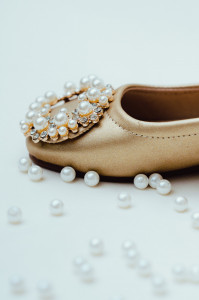 Gold Ballerina Shoes with Pearls for Girls, Victoria - Img 6