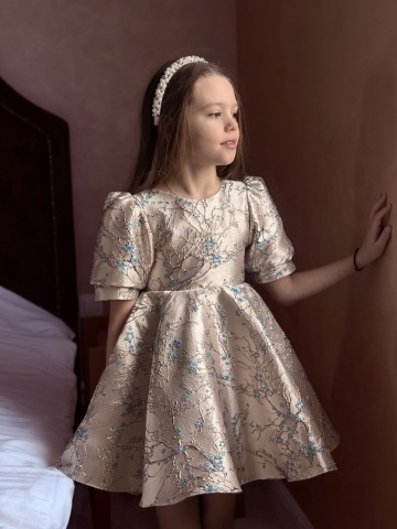 Rochie fete din brocard premium cu broderie florală și mâneci bufante, Fleur - Img 5