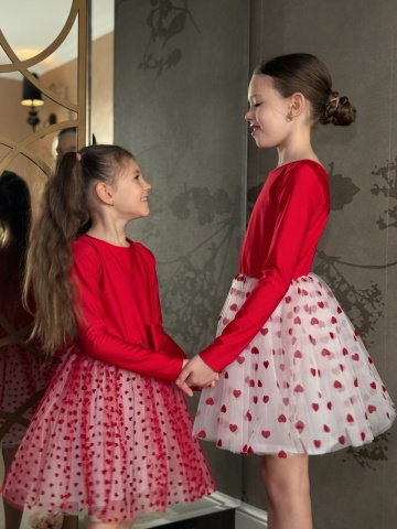 Rochie fete roșie cu tiul și inimioare brodate 3D - 8 Martie – rochie elegantă tematică Love - Img 5