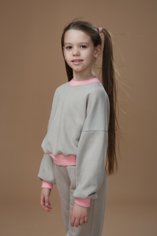 Trening bumbac copii Light Mocha Mousse cu mâneci oversize și pantaloni culottes - Img 4